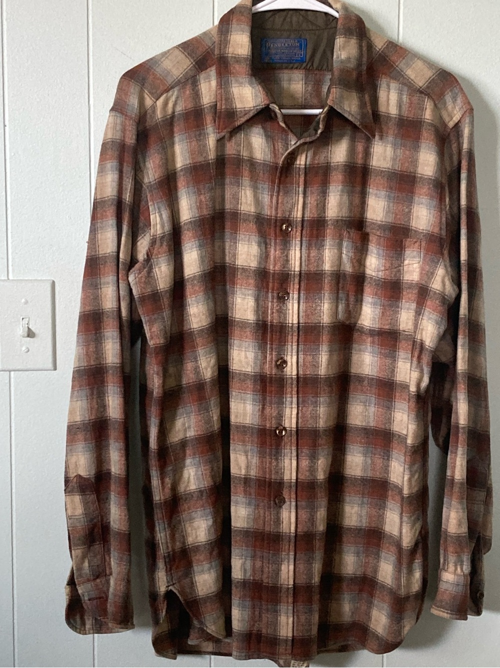 Pendleton wool SZ L Brown Cream and Rust Plaid Button-Down Vintage